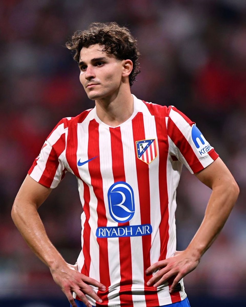 FutbolHub_'s tweet photo. 🚨|🎙️ “€150M. Galactico. Young.”

▪️Florentino Pérez:

🗣️ “It was Julian Alvarez.” 👀 https://t.co/ahDZszlNYz