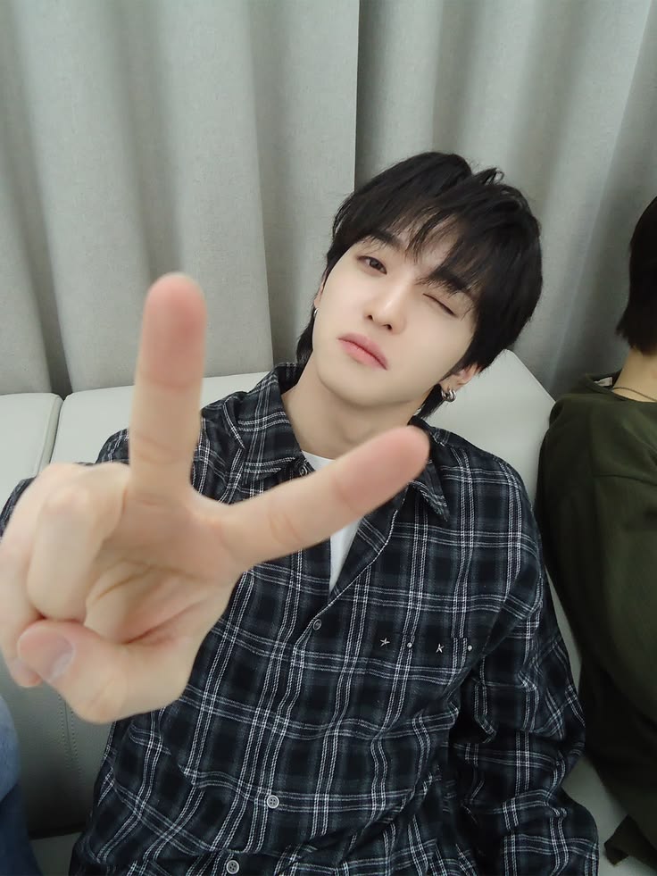 AlwaysYaapping's tweet photo. - Let’s enjoy the moment
“You only live once" ☆• 
#RoadySelcaDay #Road𝓨SelcaDay #rdysd #xikers #싸이커스 #유준 #YUJUN @xikers_official https://t.co/n8hJsoo6Je