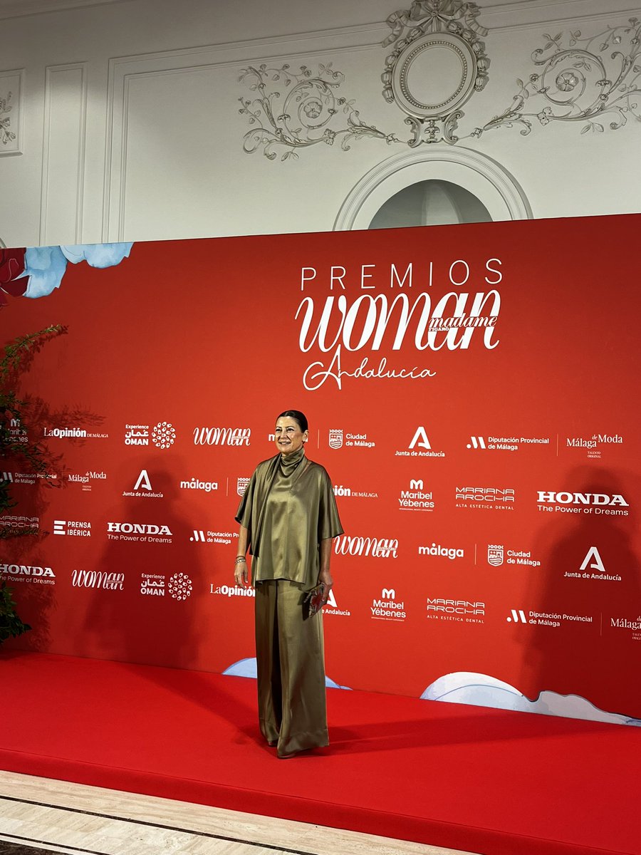 opiniondemalaga's tweet photo. @AndaluciaJunta @diputacionMLG @MalagaDeModa @malaga @Honda @maribelyebenes Ya llegan los primeros premiados al evento: @PastoraSoler @sarabaras @imlorenaduran y Eloy Moreno https://t.co/UB4H1B4me1