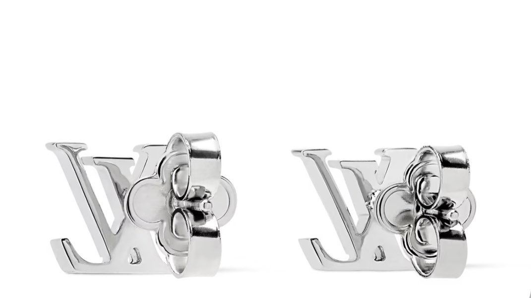 pwithp_official's tweet photo. 𝐇𝐎𝐓 𝐇𝐈𝐓 𝐈𝐍𝐒𝐓𝐎𝐂𝐊 ✨🤍 Louis Vuitton
〻iconic xs earrings - silver hardware

ต่างหู signature ขนาดใหม่ล่าสุดจากบ้าน LV 
อะไหล่เงินตอนนี้ในชอปของหมดนะคะ

 #pwpstock 🖇️฿𝟏𝟏,𝟗𝟗𝟎 𝐟𝐮𝐥𝐥𝐬𝐞𝐭 𝐛𝐨𝐱 𝐟𝐫𝐨𝐦 𝐬𝐡𝐨𝐩
(𝐒𝐡𝐨𝐩 𝐭𝐡 ฿𝟏𝟐,𝟔𝟎𝟎 ✖️𝐍𝐨 𝐬𝐭𝐨𝐜𝐤✖️)

🧸📞𝕆ℝ𝔻𝔼ℝ & 𝕀ℕℚ𝕌𝕀ℝ𝕐 𝕧𝕚𝕒 𝕃𝕀ℕ𝔼 𝕠𝕣 𝔻𝕄