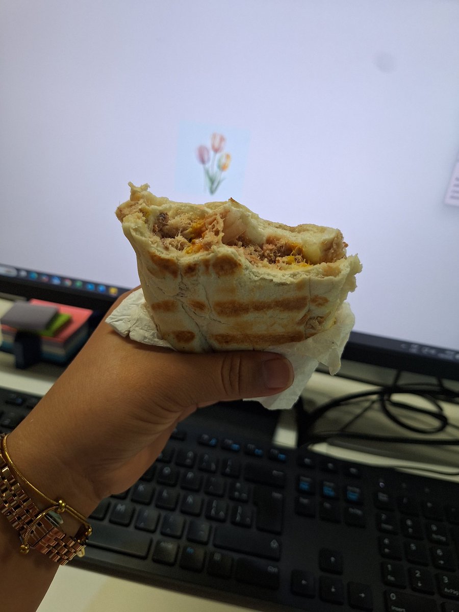 ___FranG's tweet photo. Por fin me quité el antojo del pancito con lechón 🤤 https://t.co/VhORQNL2Wx