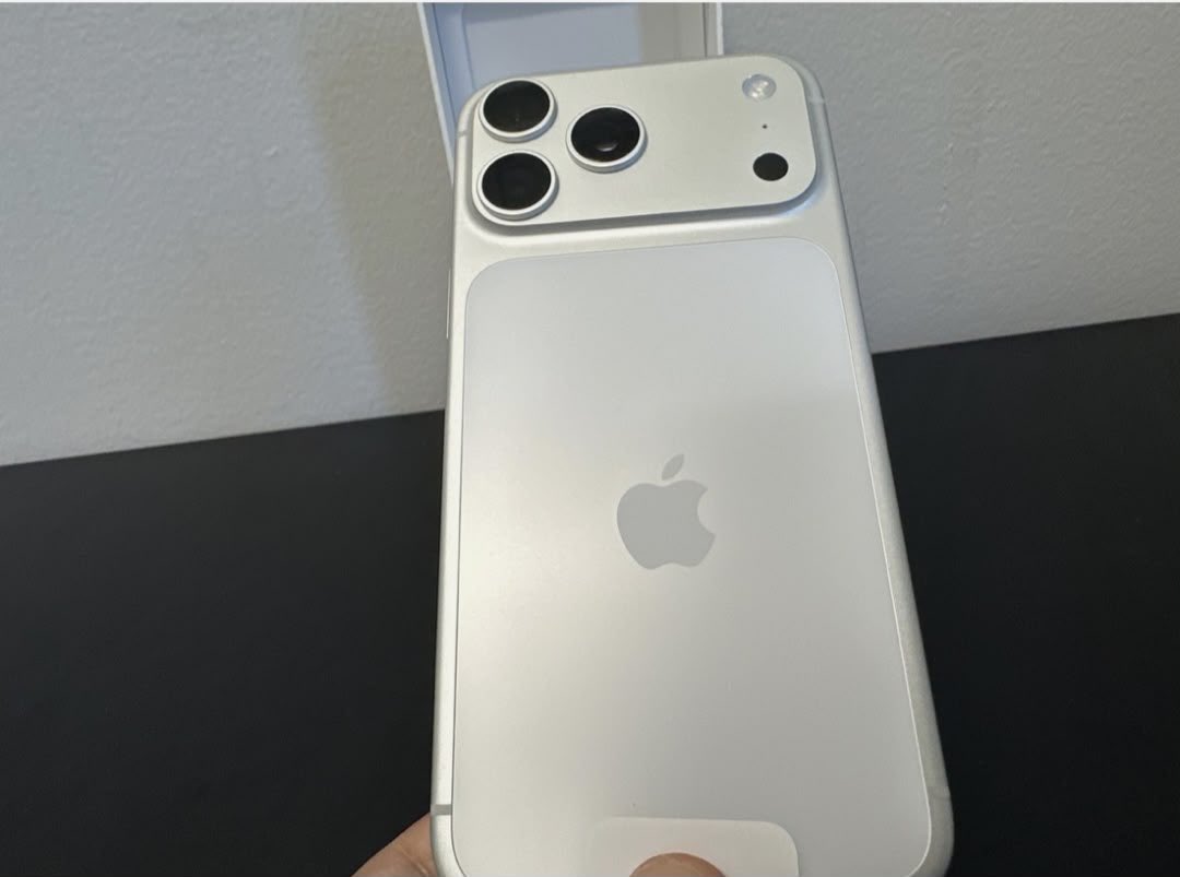 switchcraft_Ng's tweet photo. Open Box IPhone 17 Pro Max | 1TB | FCID✅ | TT✅ | BH 99% | $1590 (Purchase + Shipping) 2.2M https://t.co/wTBFrh8mir