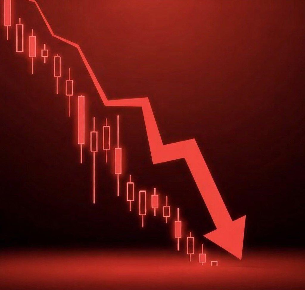 MeeCrypt's tweet photo. Market participants are again looking at Strategy’s high valuation and growing concerns around its debt and $BTC linked obligations.

Arca CIO Jeff Dorman suggested last week’s bitcoin drop may have been triggered by Strategy selling $BTC, possibly due to pressure from dividend payments rather than wider market factors. This differs from Michael Saylor’s view, which points to AI infrastructure spending as the main cause.

From an observer’s view, the focus is less on the short-term price move and more on whether future fundraising can cover obligations or if ongoing funding pressure keeps affecting sentiment.

I’ll be watching the market on BingX.
#MichaelSaylor #BingX