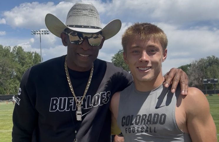 sixstarfootball's tweet photo. EVENT COVERAGE | Rising Prospects Turn Heads at Colorado Prospect Camp

📍 Colorado Prospect Camp | Boulder, CO
📈 Strong performances helped several prospects generate momentum on the recruiting trail
📖 Full recap + scouting reports now live!

STORY ▶️ https://t.co/jIMvGehpPV

@ChapalaNoah @Todd_Cutler28 @rylan_delaune6 @MacJohnson171 @itsdahntayk @Caleb_Little_ @SLocy_23 @KeithMorrisIII @jdubwashington2