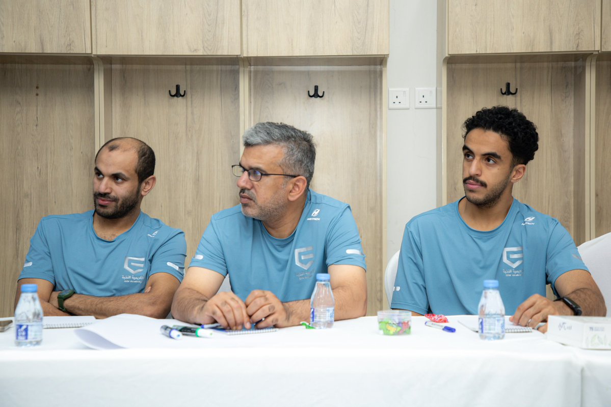 alahsacoaches's tweet photo. بالتعاون مع نادي الجيل @jeel_club انطلاق اليوم الاول من ورشة عمل مدرب الاكاديمية المتكامل والتي يقدمها الكابتن احمد الذكرالله بمشاركة ٥ اكاديميات يمثلهم ٢٥ مدرب  .. https://t.co/j2ca6ggz2s