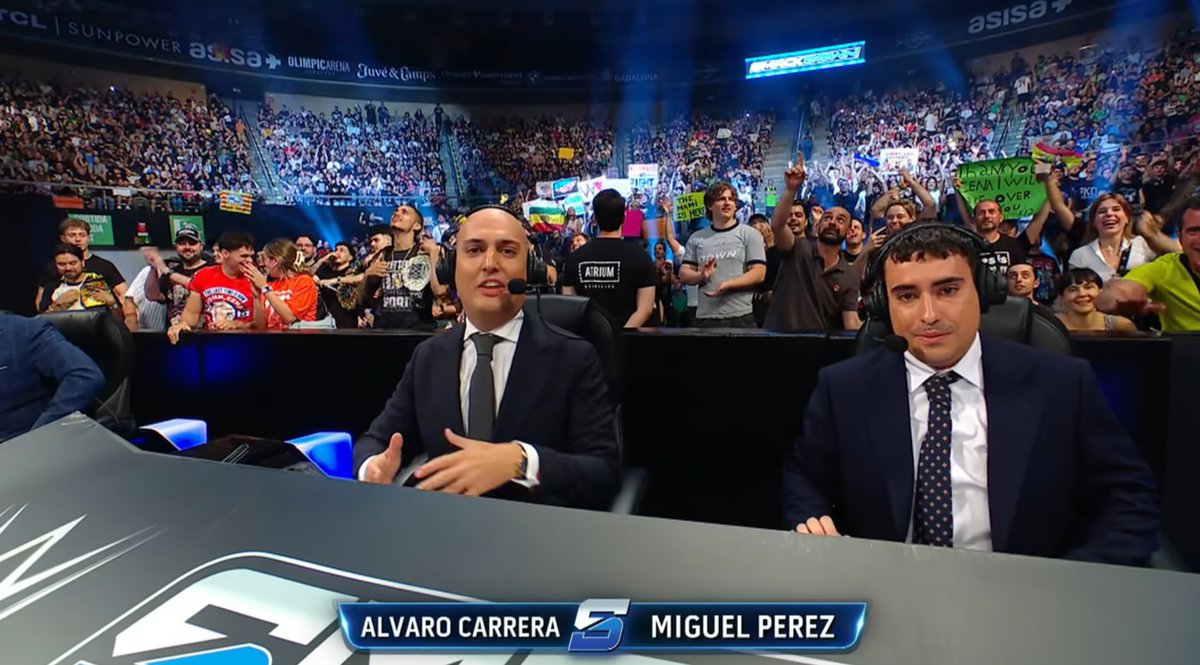 MiguelPerezWWE's tweet photo. La experiencia de haber estado en la mesa de comentarios de #SmackDown junto a mi amigo Álvaro Carrera fue algo mágico. 

¡Me alegro muchísimo de que nuestros compañeros de Italia y Francia también hayan tenido la oportunidad!

🇪🇸 Álvaro Carrera y Miguel Pérez
🇮🇹 Michele Posa y Luca Franchini
🇫🇷 Christophe Agius y Nadir Mohammedi

¡Equipazo Europeo! 🇪🇺 #WWE