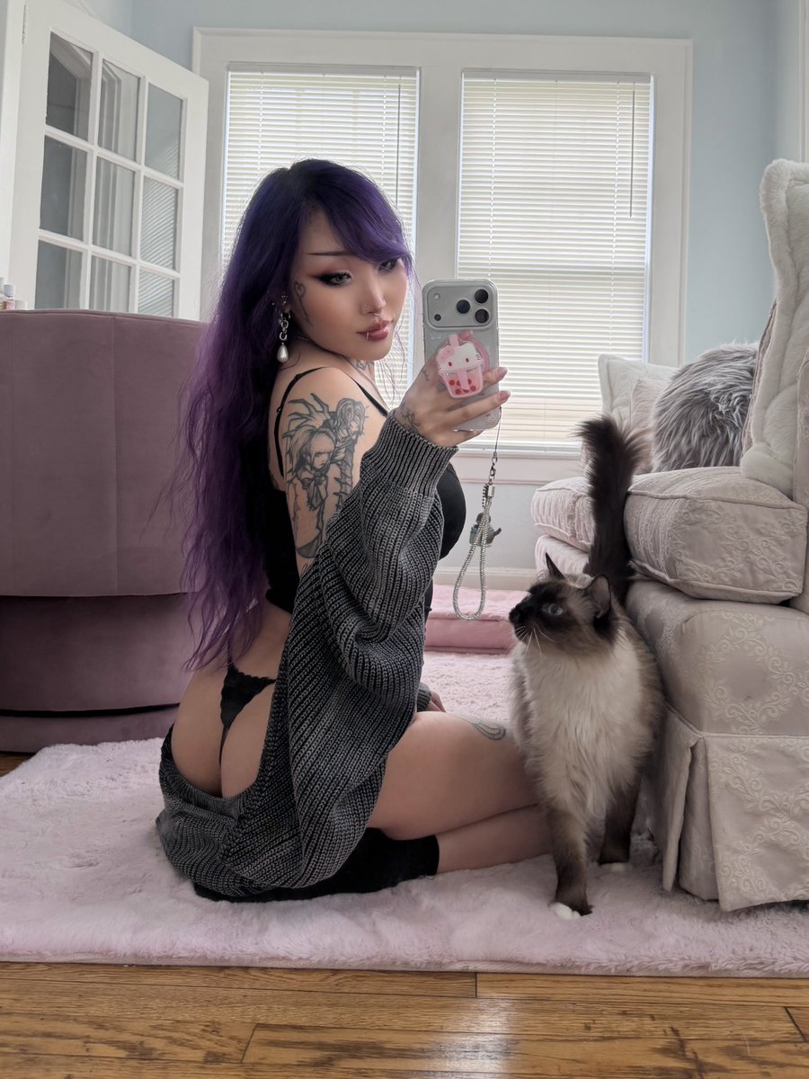 avauntwashere's tweet photo. me and mello <3 https://t.co/R1H92o7rYa