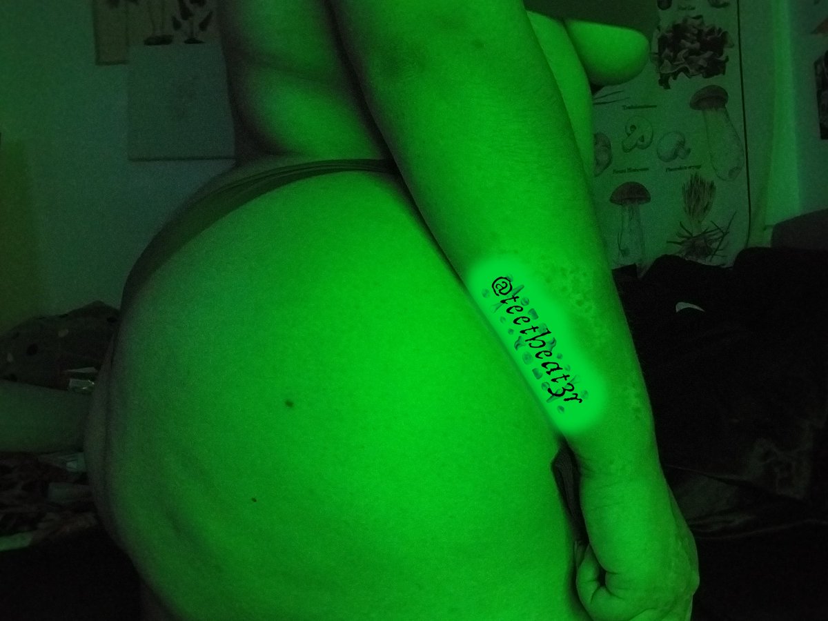 teetheat3r's tweet photo. Does my ass look fat? https://t.co/sXvP9TyS9b