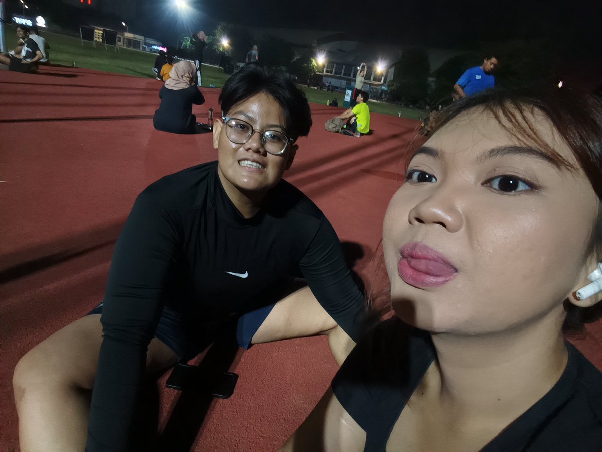 apalaadia's tweet photo. pakpek loml after jogging 3 meter 😁😁😁 https://t.co/iPkKLGgJs2