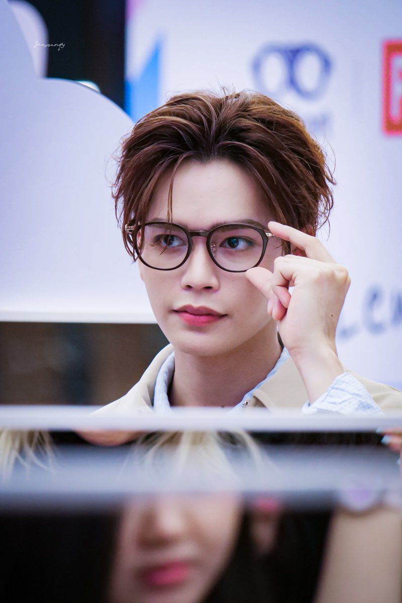 ploysandy_'s tweet photo. ม.ม้าคตาโตวววววว 🤓👀

@Markjrtn ₊˚⊹♡  

JUNIORMARK LENSKART POPMART

#LenskartTHxJuniorMark #markjrtn #JuniorMark https://t.co/tSC1FzTCeW