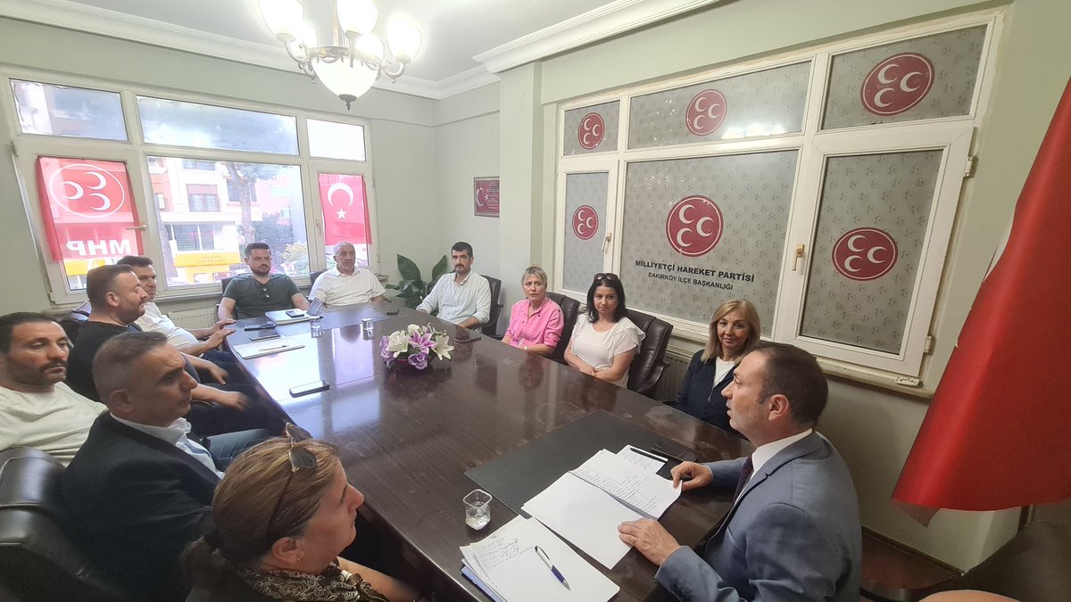 bakirkoymhp's tweet photo. Bakırköy İlçe Başkanlığımızın haftalık olağan toplantısı, İlçe Başkanımız Sn. Turgut İnan başkanlığında yönetim kurulu üyelerimizin katılımıyla gerçekleştirildi.
Teşkilatımızın gündemine ilişkin çalışmaların değerlendirildiği toplantının ilçemize ve teşkilatımıza hayırlar getirmesini dileriz.