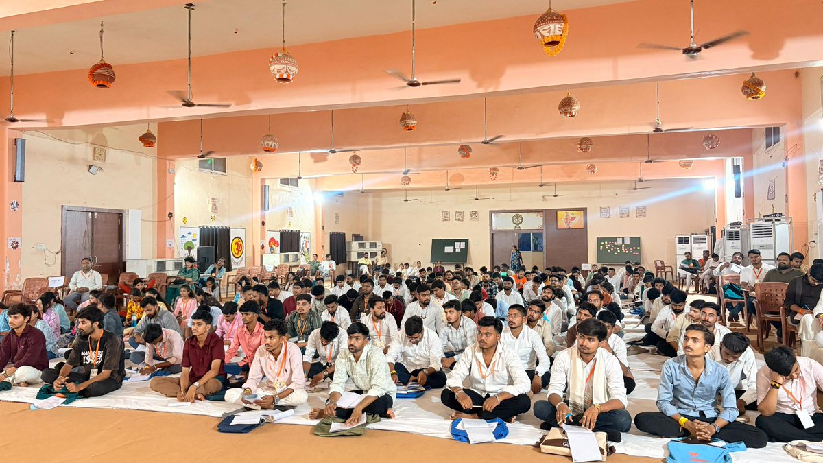 abvpmalwa_mp's tweet photo. आगर मालवा में आयोजि�� मालवा प्रांत के प्रांत अभ्यास वर्ग में प्रांत संगठन मंत्री श्री संदीप वैष्णव ने कार्यकर्ताओं को संबोधित किया। समारोप भाषण के साथ वर्ग सम्पन्न हुआ https://t.co/Wnec6HP4QO
