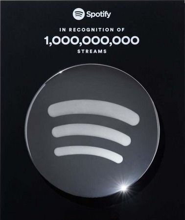 DataAgustD's tweet photo. "HAEGEUM" on Spotify Counter 🚨

06/06  — 450,767
06/07  — 461,932
06/08  — 462,620 (+688) 🔺
Total: 830,170,875

Come Over is only 2 days away. If we want to give it the strongest debut, we need to keep building our streaming power now. Let's push Haegeum back to 500K daily‼️

#HaegeumTo1Billion