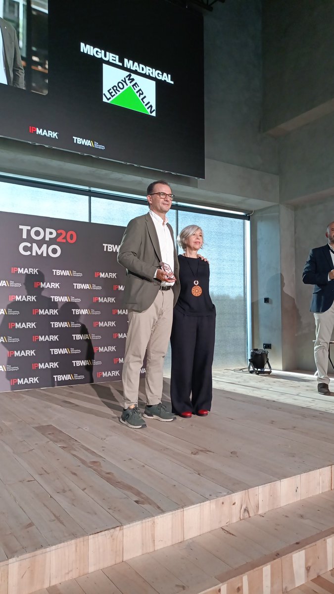 IPMARK's tweet photo. Miguel Madrigal, CMO de @leroymerlin_es. Enhorabuena! 
#TOP20CMO #marketing https://t.co/DIBxTrxjMu