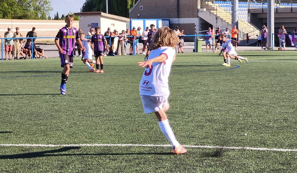 CultuAcademia's tweet photo. #CyDLAA Jornada 8
Descanso en el Área en el Sector Alevín de campeones provinciales,
Alevín A 1 - @RVcantera 2 https://t.co/bP6ofpeHFV