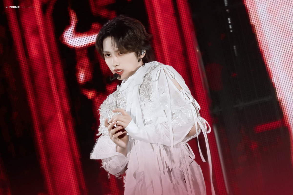 FELINE_JUNOLOGY's tweet photo. ฅ^•ﻌ•^ฅ Happy Jun Day 🎂

#오늘은_문준휘생일_축하_쿠다사이
#OurMoonlightJUNday 
#준 #준휘 #JUN #문준휘 #文俊辉 #ジュン #세븐틴 #SEVENTEEN https://t.co/hHnwz1oeHF