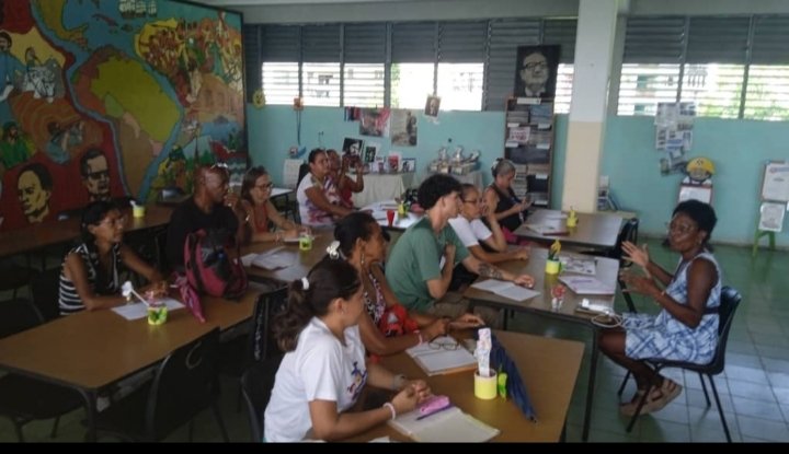 HEdgeeporlando's tweet photo. Se realiza la preparación de Informáticos y Comunicadores en la Escuela Primaria Salvador Allende dónde se abordaron temas como el cierre y las actividades en el Plan Verano.
@BelkisR58132689 
@DgeHE15891 
@DirectEducaHab 
@IHernandez15695 https://t.co/WwqLVqdpnA