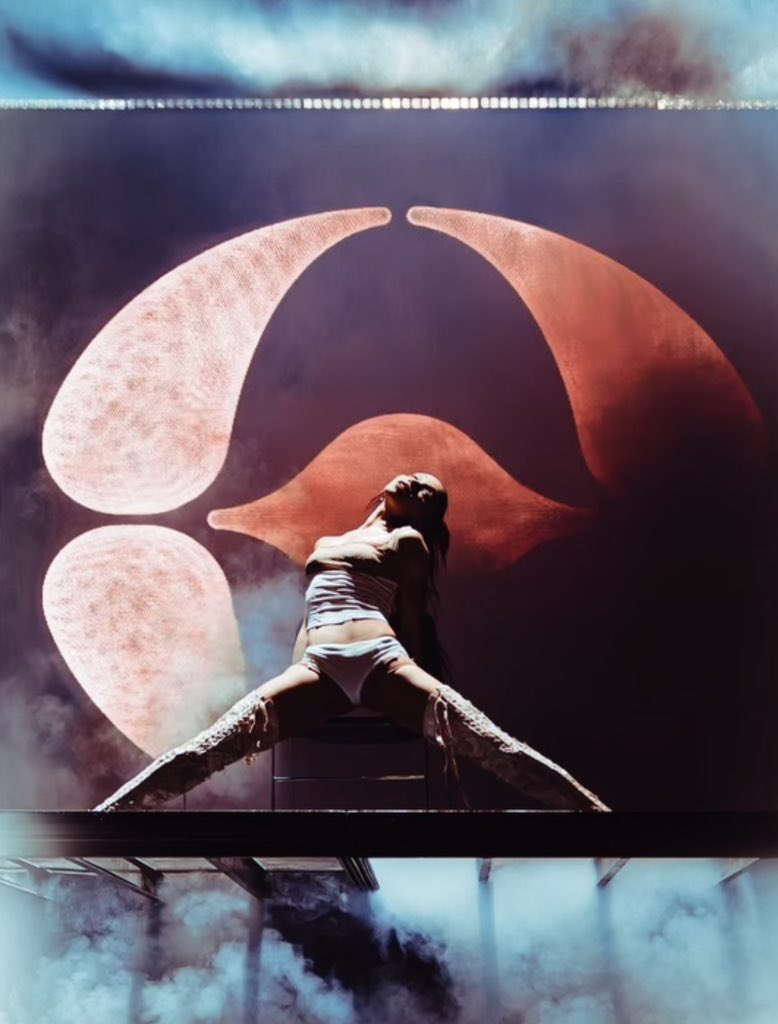 zander2187's tweet photo. FKA twigs for the BODY HIGH tour in Amsterdam 

- 📸 ravismits https://t.co/atdaKuiZOH