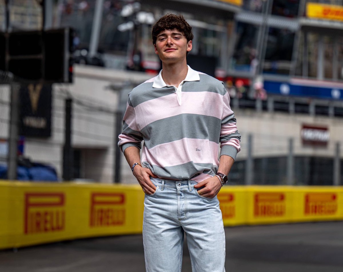 vanefuyu's tweet photo. A model found on the f1 road ✨️
#NoahSchnapp https://t.co/F2MiGVvrCb