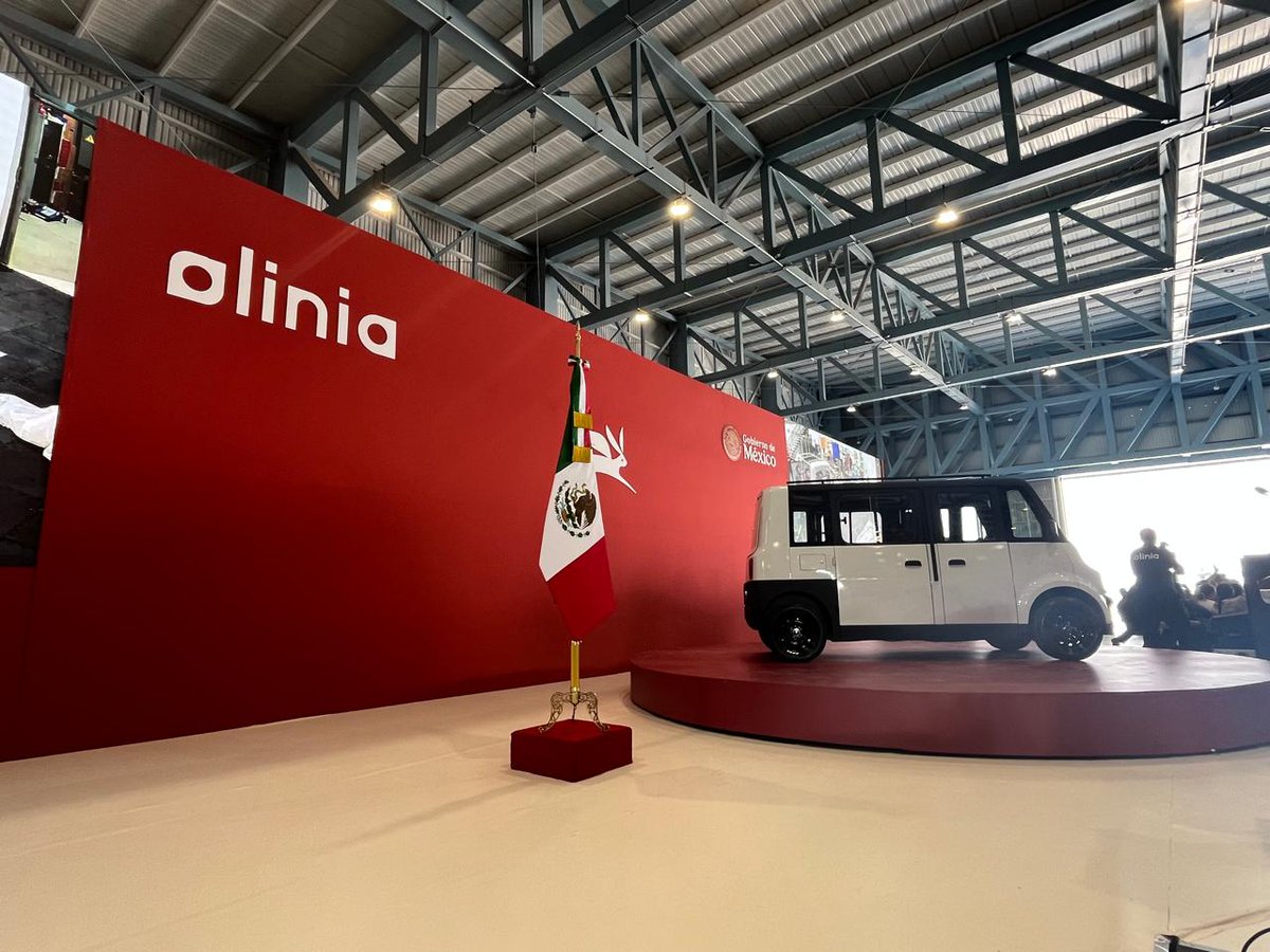 synergEVMX's tweet photo. Estuvimos en la presentación de #Olinia, una iniciativa que busca impulsar la movilidad eléctrica desarrollada en México.

En synergEV sabemos que la transición energética requiere más que vehículos: necesita infraestructura de  carga y soluciones inteligentes #Electromovilidad https://t.co/SQPPMjAhjP
