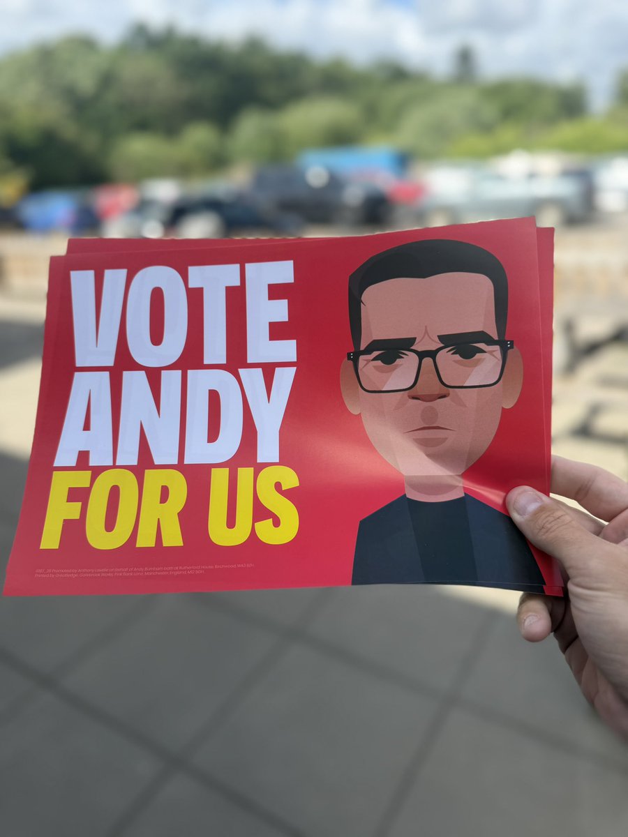 CllrCallaghan's tweet photo. Our in Makerfield today for @andy4makerfield. People stopping in the street to take posters to show their support for Andy. 

From Basildon to Wigan to get Labour over the line. https://t.co/LXGXvQTunN