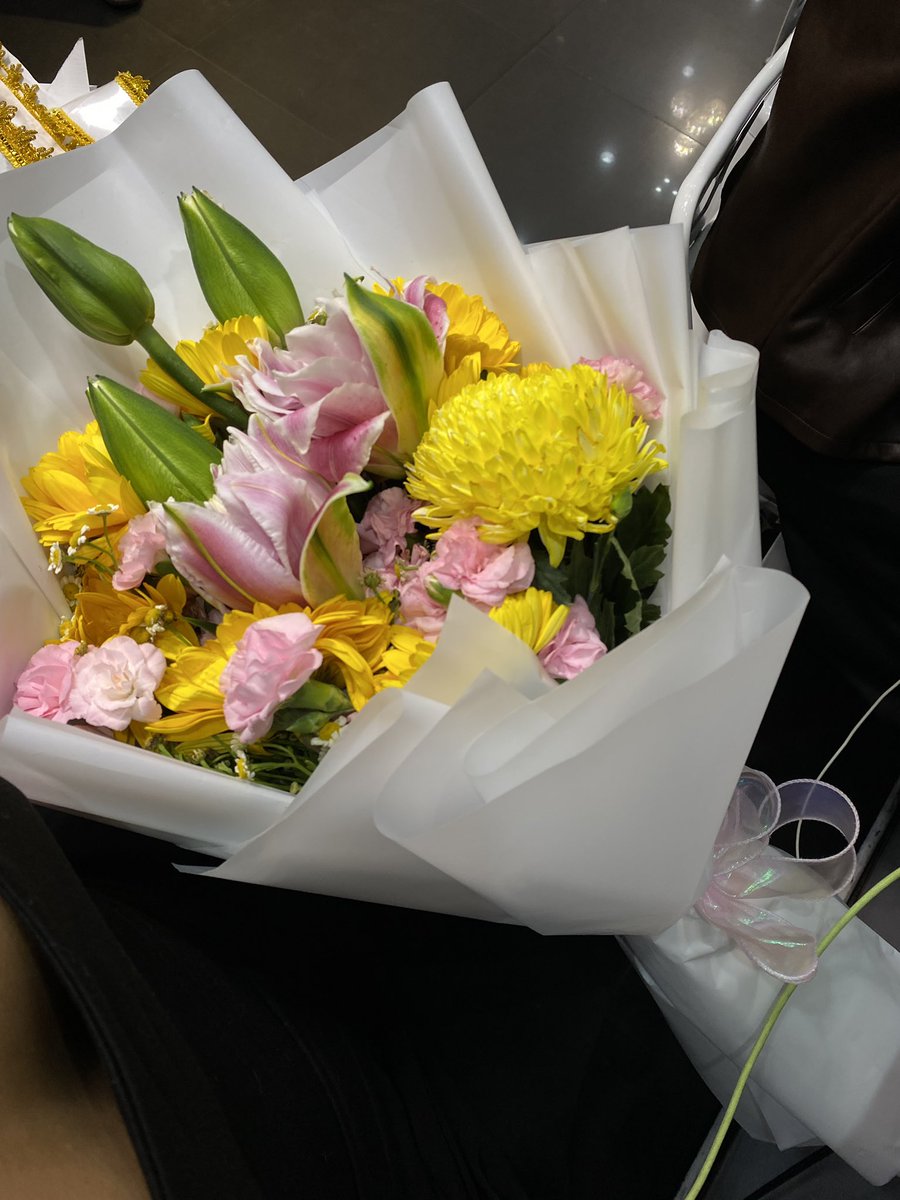 cyenadior's tweet photo. got my gf a pink and yellow bouquet to match her yellow gown but the color combo was def inspired by cap and tala 😆💛🩷 https://t.co/AeFMmG9M9W