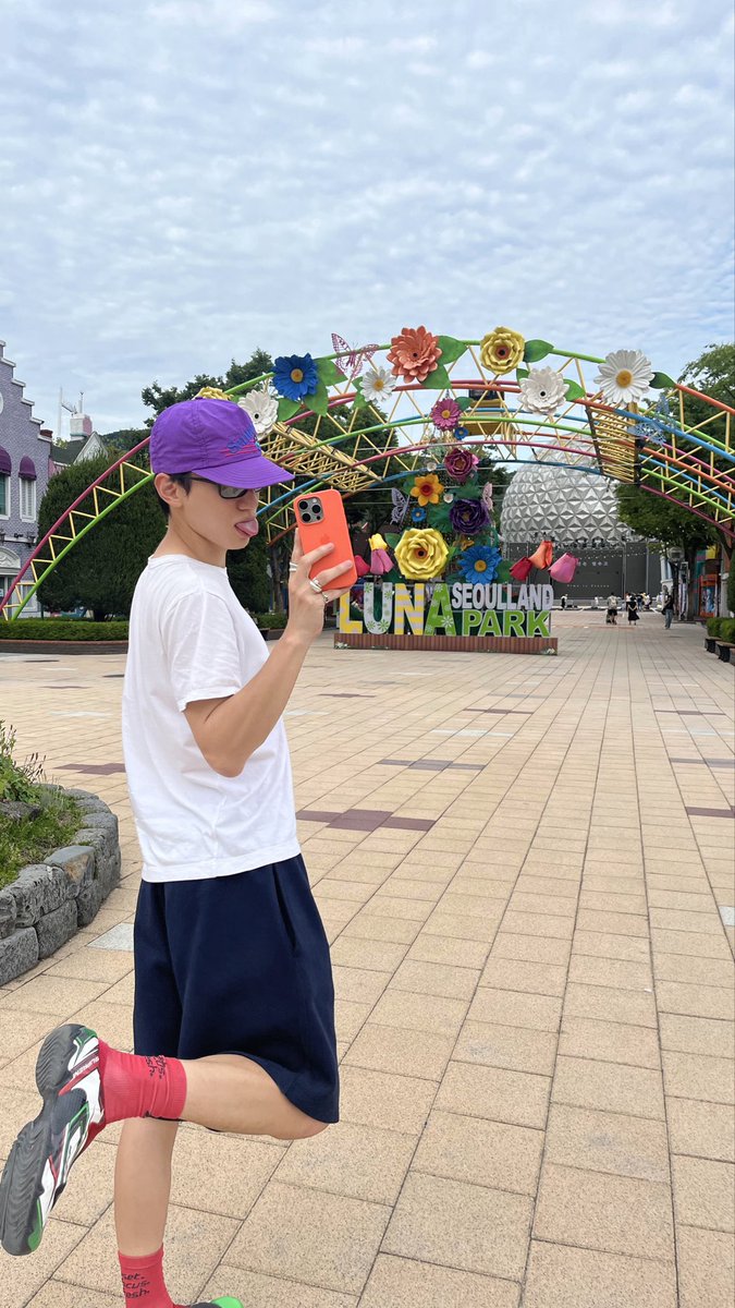 ukeekee's tweet photo. Seoul land😇 https://t.co/z08yfXpigy