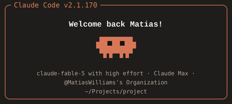 MatiasWilliams's tweet photo. 🚨 Bienvenido, Claude Mythos.

Hoy Anthropic liberó al público su modelo más potente hasta ahora: Claude Fable 5, de la familia "Mythos". Y no es uno más de la lista.

Mythos es DEMASIADO bueno en ciberseguridad. En pruebas encontró +10.000 vulnerabilidades críticas en el software más importante del mundo. Descubrió un bug de 27 años en OpenBSD y convirtió fallas de Firefox en exploits funcionales… solo, sin que nadie lo guíe.
¿Por qué importa tanto?

Porque la misma capacidad que sirve para PROTEGER (encontrar y tapar agujeros antes que los atacantes) sirve para lo contrario. Es de doble filo.

Por eso Anthropic lo soltó con frenos: la versión pública (Fable 5) bloquea las áreas más peligrosas, y mantiene el Mythos completo restringido para defender infraestructura crítica junto a Apple, Microsoft, AWS y CrowdStrike (Project Glasswing).

Mi lectura: se abre una nueva era para el software. Y muy probablemente veamos una ola de incidentes de ciberseguridad en los próximos días/semanas, mientras el mundo se adapta a herramientas mil veces más capaces de encontrar fallas.

Los que se tomen la seguridad en serio HOY van a estar de un lado muy distinto a los que no.

No es ciencia ficción. Ya está acá.

¿Lo ves como una amenaza o como la mejor herramienta defensiva de la historia? Te leo