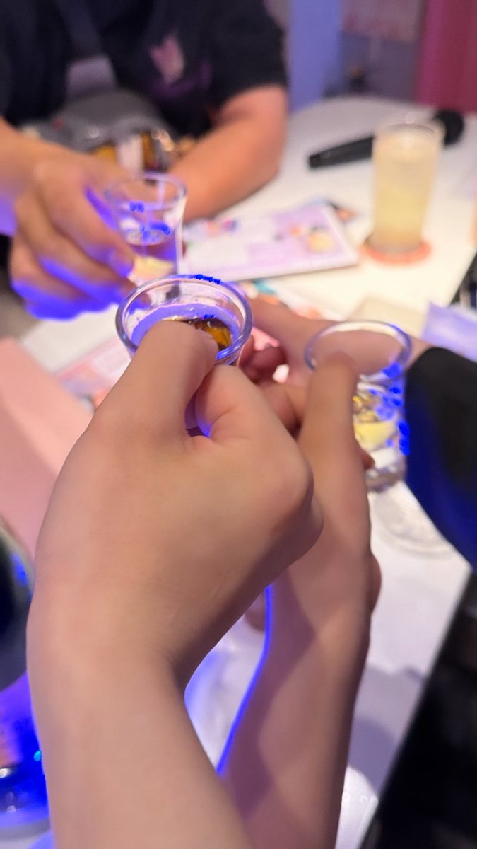 shion_lirca's tweet photo. 本日もありがとうございました😭
ドリンクもたくさんもらえて嬉しかったです！ https://t.co/JSraZXK0wa