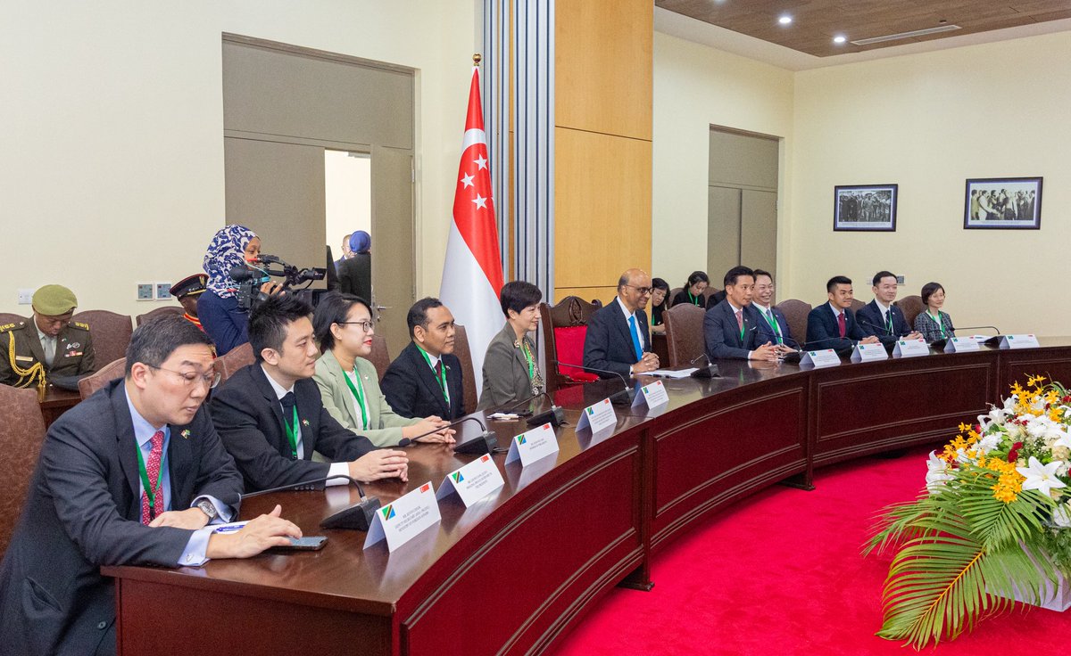 EastAfricaGov's tweet photo. H.E. @SuluhuSamia, leading the Tanzanian delegation in talks with the Singaporean delegation led by  H.E. Tharman Shanmugaratnam, on June 09, 2026.  Strengthening cooperation between Tanzania and Singapore in trade, investment and human resource was the main discussion. https://t.co/8z03bH07c6