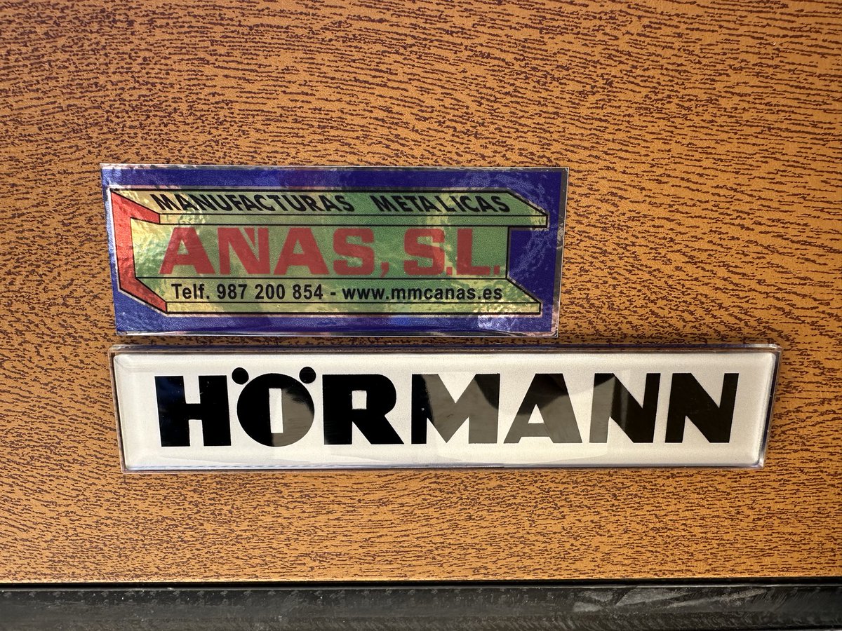 mmcsleon's tweet photo. Puerta #seccional #hormann con peatonal adosada https://t.co/X3RHIvBr4b