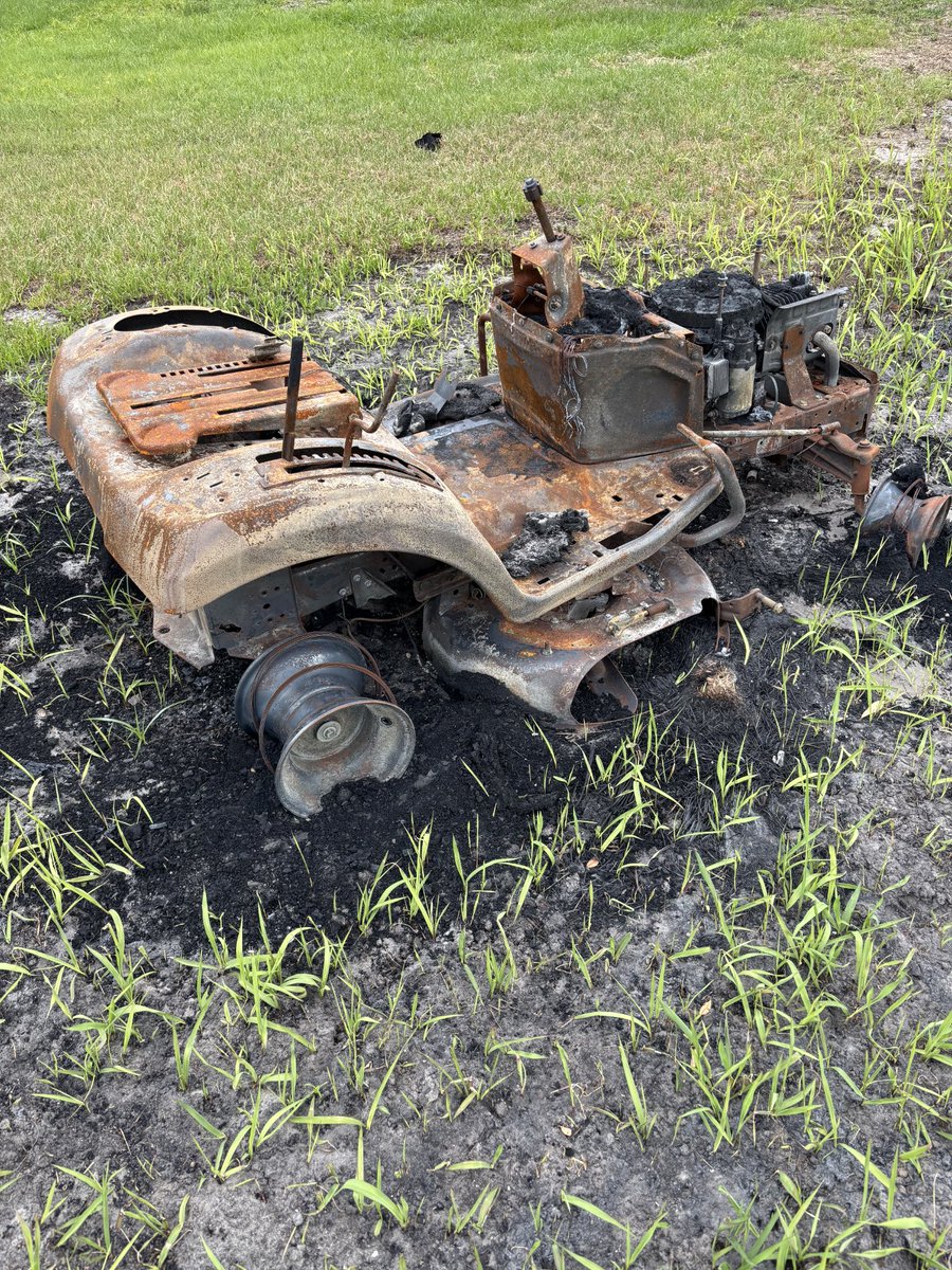 Spdshftr's tweet photo. Another picture of a @CubCadet_USA  mower I bought brand new. But the voltage regulator overheated and cause the fire. Less than 30 mins use. https://t.co/zvQTjtAULi
