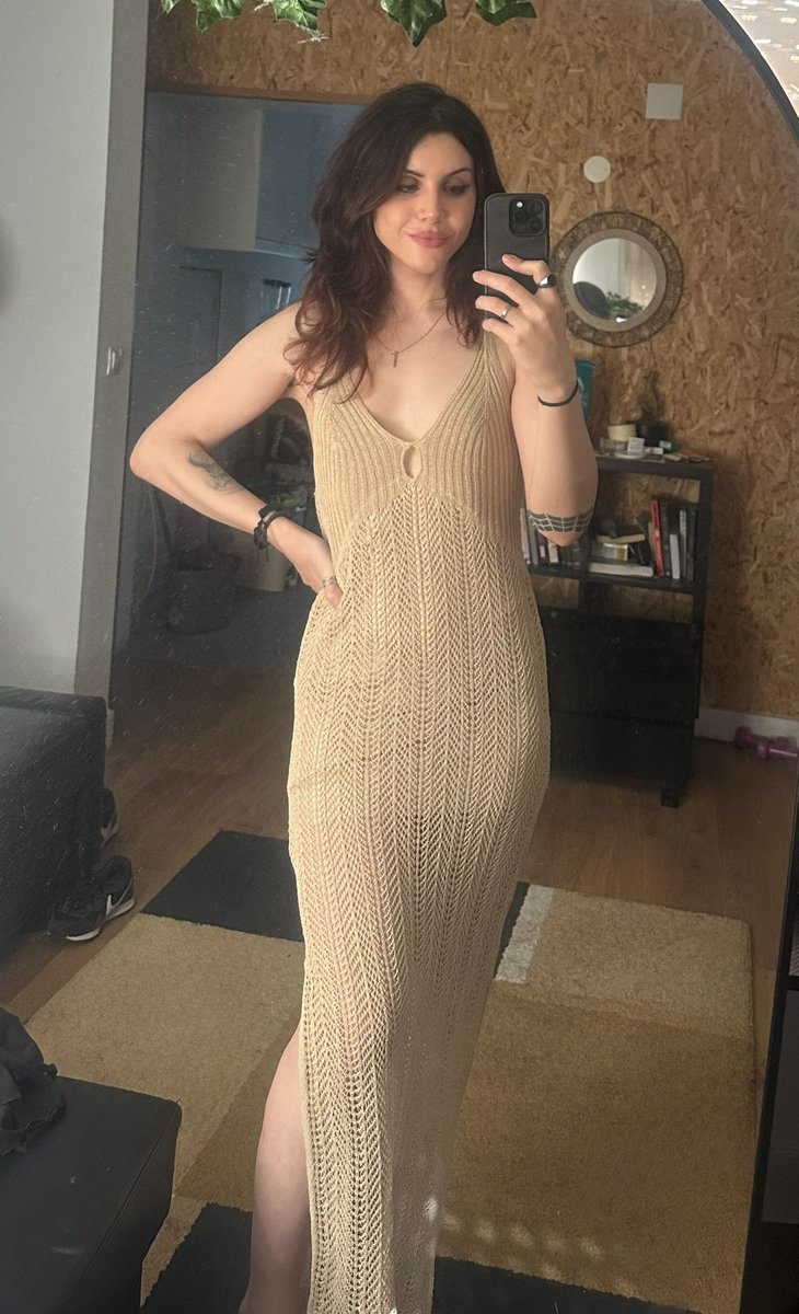 TaniaDtribeiro's tweet photo. I love this dress so much , just wish I could fill it better 🫠 https://t.co/G2muoeZEZg