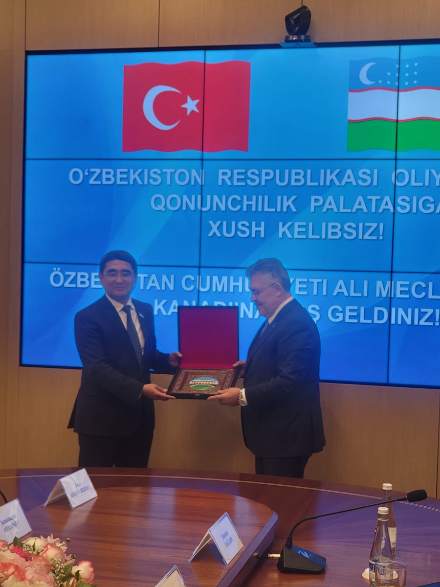 cemil_yaman's tweet photo. Türkiye Büyük Millet Meclisi Güvenlik ve İstihbarat Komisyonu Başkanımız, Kocaeli Milletvekilimiz Sayın @VeyselTipioglu  başkanlığındaki heyet olarak, Özbekistan temaslarımız kapsamında Özbekistan Cumhuriyeti Ali Meclisi Yasama Meclisi Savunma ve Güvenlik Komitesi Başkanı Sayın Ulugbek Shermstov ve komite üyeleriyle bir araya geldik.

Gerçekleştirdiğimiz görüşmede; güvenlik, savunma, terörle mücadele, bölgesel gelişmeler ve parlamentolar arası iş birliği konularında karşılıklı görüş alışverişinde bulunduk. Türkiye ile Özbekistan arasında her geçen gün güçlenen stratejik ortaklığın, güvenlik ve savunma alanlarındaki iş birliğiyle daha da pekiştiğini memnuniyetle müşahede ettik.

Ortak tarih, kültür ve kardeşlik bağlarımızın sağladığı güçlü zeminde, iki ülke parlamentoları arasındaki ilişkilerin geliştirilmesi ve karşılıklı tecrübe paylaşımının artırılmasına yönelik değerlendirmelerde bulunduk.

Nazik ev sahiplikleri ve samimi misafirperverlikleri dolayısıyla Sayın Ulugbek Shermstov’a ve kıymetli komite üyelerine teşekkür ediyor, görüşmelerimizin Türkiye–Özbekistan dostluğuna ve iş birliğine katkı sağlamasını temenni ediyorum.
🇹🇷 🇺🇿

#GüvenlikVeİstihbaratKomisyonu #TürkiyeÖzbekistan #SavunmaVeGüvenlik #ParlamenterDiplomasi