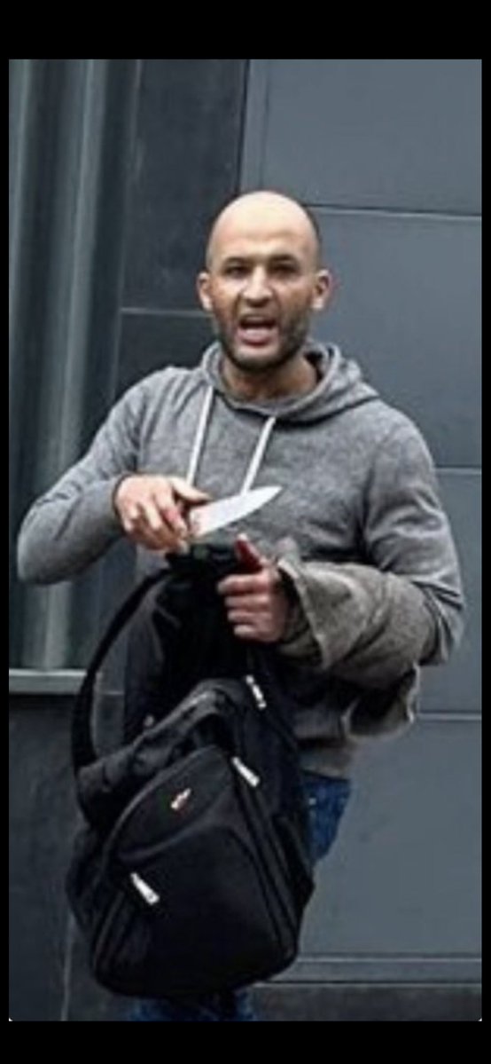 BCNHelpers's tweet photo. El món s’escandalitza per la decapitació a Belfast, però aquí fa quatre dies va passar el mateix: una noia degollada a Esplugues.

Fa anys que Europa arrossega aquesta xacra sense resposta política.

Sempre el mateix perfil.

Fins quan? https://t.co/fm2373TmPP