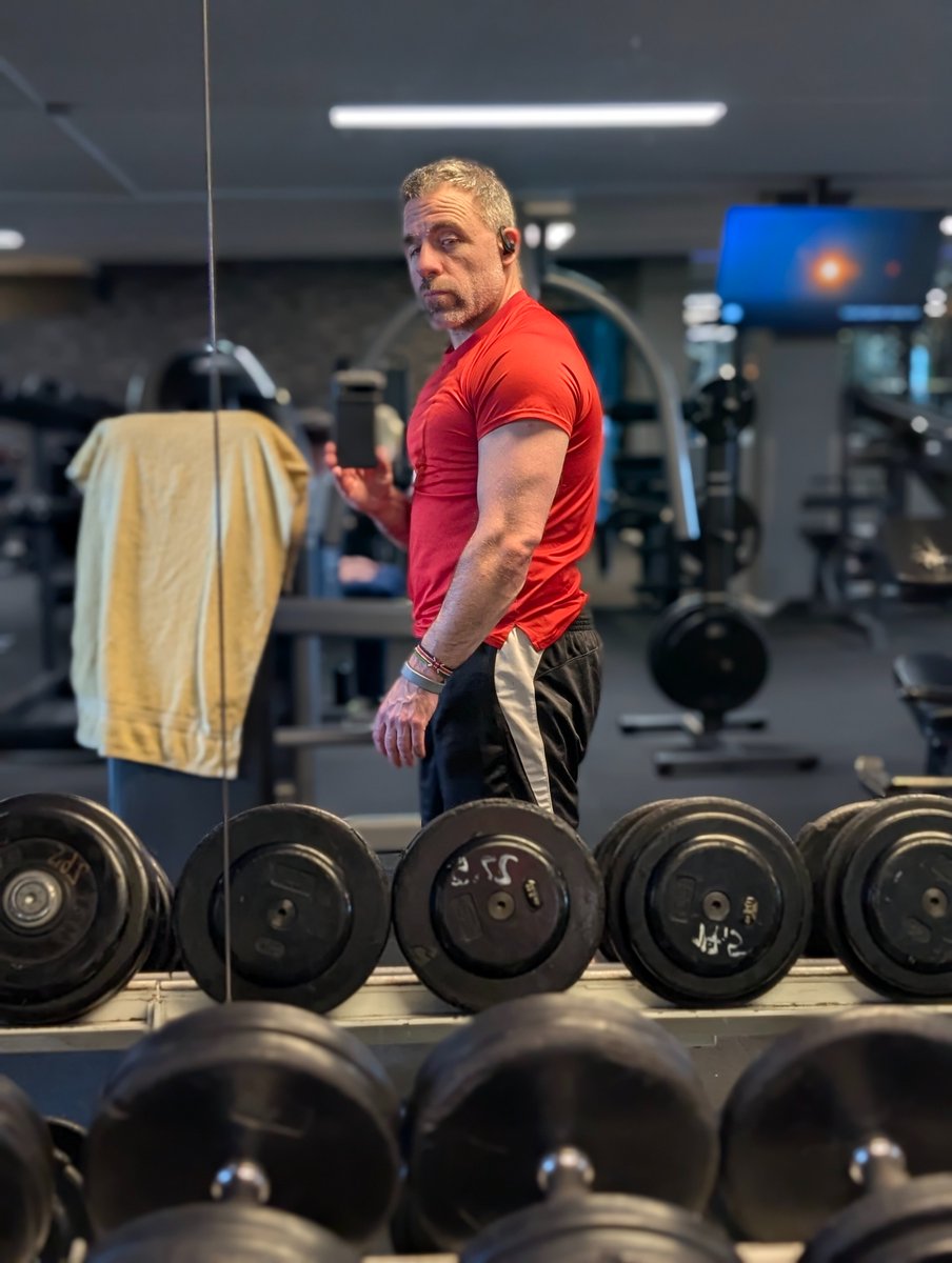 Pundit2000's tweet photo. About todays workout
Shoulders, Chest and Arms
#Gyming https://t.co/jWOAUVKiQ5