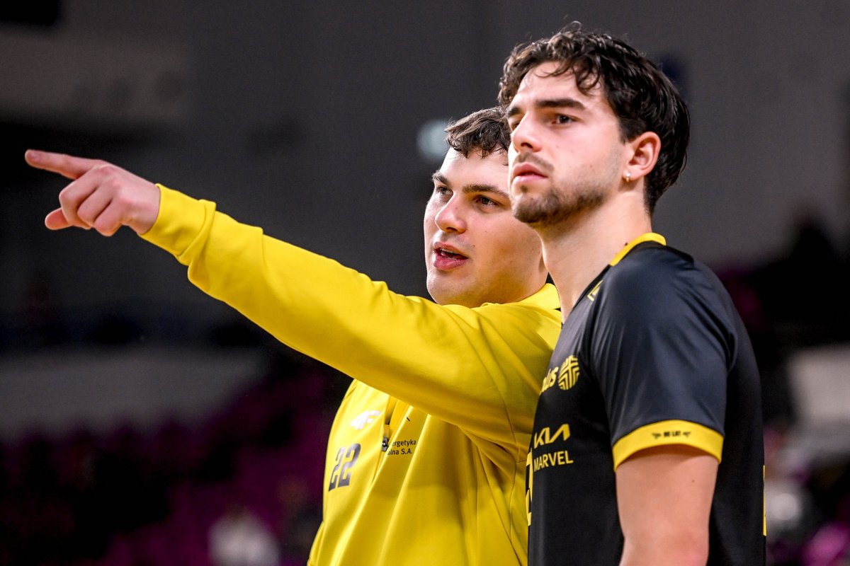 _SkraBelchatow_'s tweet photo. Kajetan, dziękujemy za wspólny sezon i wszystkie chwile spędzone w żółto-czarnych barwach 💛🖤 https://t.co/zuvt0k4Vc7