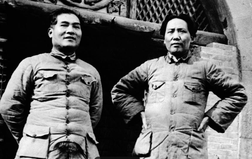rqlslm's tweet photo. 红西路军全军覆没之往事：毛泽东借刀消灭异己

        1936 年10 月下旬，张国涛领导的红四方面军主力 30 军、9 军、以及国民党投诚的董振堂指挥的 5 军共计 2.1 万人，与红四方总部指挥西渡黄河，组成西路军执行共产党以及张学良共同谋划成立西北国防政府的的绝密任务，打通国际交通线。西路军在中革军委的命令下，忽西忽东，导致西路军的实际指挥者陈昌浩、徐向前无所适从，最终导红西路军全军覆没。

      红西方面军属于张国涛掌控的军队，长期在鄂豫皖一带活动，后转移的四川西部与四川刘湘的部队作战。中共在江西被围剿被重创后向四川逃蹿，张国涛的军队对中央共军进行了接应。

      1935 年 6 月 18 日，在四川的懋功两只共军会师，由于毛泽东指挥的红军因一路逃蹿被国军围剿，仅剩10000 余人且缺弹少药、部队体质虚弱、衣衫褴褛，与乞丐无异。张国涛指挥的部队约 80000 人，装备精良，双方很快产生巨大的矛盾，毛主张继续西窜投靠苏联，张则主张攻占西康。由于存在重大分析，毛害怕被张消灭，在没有通知张的情况下，将其能够指挥的军队西窜至陕北。张则成立新的党中央，指挥军队向成都进军，并叫嚣打到成都吃大米，在百丈关被刘湘的国军击败伤亡惨重。此时毛与张已经产生了不可调和的矛盾，共产党内部一旦产生了矛盾就只能有血腥的屠杀来解决。早起的AB 团，与中共自称的路线斗争，每一次都充满了腥风血雨。张国涛因南下成都受挫，在朱德、刘伯承等人的劝说下取消了中央，指挥军队与毛的军队第二次在甘孜汇合。此时的张显然低估了毛的邪恶与狠毒，也没有想到毛有机会借刀消灭其能够掌控的军队。

        打通国际交通线的任务之所以让四方面军来完成，由于张学良的军队不敢明目张胆对抗国民政府，毛泽东的指挥的中央红军仅约有7000 人 ，贺龙的二方面军也只有 10000 万人，四方面军此时实力最强约有40000 万人。虽然毛泽东在万般无奈的情形下让四方面总部加上 30 军、9 军以及董振堂的 5 军共 2.1000 万执行打通国际交通线的任务，依然对这只部队疑心重重。时任红一方面军政治部地方工作部部长的凯丰就向毛泽东献上谗言：这只部队拿到苏联的援助后，天知道会干出什么事来。四方面军的政委陈昌浩、徐向前又是张国涛的铁杆心腹，如果这只部队一直存在，对毛泽东显然是最大的威胁。毛泽东的中央军委给西路军的主要任务：打通国际路线。在1936年 11 月 8 日制定的《新作战计划》，中共中央五位主要领导人说的十分明确：“徐陈所部组成西路军，以在河西创立根据地，直接打通远方为任务，准备以一年完成之。”

        1936 年 11 月 19 日，毛泽东的中央军委在发给徐向前、陈昌浩的电报中指示：“你们任务应在永昌、甘州、凉州、民勤地区创立巩固根据地，以一部向古浪方向活动，在有利条件下消灭古浪来敌，大部向凉州、永昌前进之敌，同时以一部夺取甘州、肃州至安西一带地区，并可以一部在民勤活动，迷惑敌人，使敌疑我西路军主力由民勤经定远营配合陕甘企图。昌、甘孜、凉州一带系河西走廊的蜂腰地带，不适合军队进行运动作战，只能固守被动被国民政府的马家军消灭，这是一项永远不可能完成的任务。这些情况，毛泽东作为一代枭雄不可能不知道当时的力量对比。该电报发出之时西路军减员总数为“4303 人，伤亡营级干部 129 人，伤亡团以上 15 人。此时总数只剩有约 17000 人左右，其中包括为数不少的后勤人员、女兵、儿童。而国民政府，有马步青之骑五师16012 人 ，内含骑兵旅 2 个 ， 3200骑：炮兵团 1 个，1650 人，还有祁明山之步兵旅等；马步芳之新二军青海援兵16000 余人，内含马元海骑兵旅，马彪骑兵旅、马朴骑兵旅及马忠义、马元祥、马步銮、刘呈德团、马全义等。另有武装民团几十个，参战的正规骑兵和步兵，就达35000 余人，再加上武装民团，马家军总兵力在 7 万以上，约是西路军的5 倍 ，武器装备及后勤保障更是不可同日而语。

        徐向前在其回忆录中说，：“如果是执行打通国际交通线，直接打通河西走廊，先接受苏联的援助，拿到武器装备后再回来建立根据地，情况就不一样。中央军委命令西路军被动固守，忽东忽西，最终全军覆没。”尤其是西路军在倪家营子损失惨重向东突围东返，毛控制的中革军委居然命令西路军固守待援50 天，并在电文中指出增加跟随张国涛的错误的问题。导致陈昌浩手足无措，盲目执行毛的指示，最终被切底消灭。

        西路军如果直接走河西走廊直接接受苏联的援助是完全可 能实现的目标，西路军总部三局局长宋侃夫在其撰写的《祁连山的电波》一文中说：“在永昌收到马步青给马步芳的电报，电文大意是：如果红军不停留地 ，可以不打，若停下来不走就打” 。该电文毛显然知道其内容，并强令西路军在永昌一带建立根据地。本文之所以得出毛泽东借刀杀人消灭异己的结论：

        1、1936 年 12 月毛泽东在红军大学的演讲稿《中国革命的战略问题》就说西路军在黄河以西失败了，是张国涛路线的最后破产。此时西路军尚有18000 人，主力尚存，毛泽东就已经断定西路军已经失败，除非毛泽东早已预谋借刀杀人，否则如何在 1936 年 12 月就断言西路军已经失败。

        2、西路军事实上是执行中央军委打通国际交通线的任务，毛泽东却污蔑为执行张国涛的路线，制造了中共党史的冤假错案。

        3、西路军于1937 年 3 月 14 日仅剩3000 余人，在石窝召开会议，决定分兵突围，以失败告终。同月毛即刻开展对张国涛的清算。毛泽东堪称绝世恶魔，心狠手辣，在后来的党内斗争中也展现的淋漓尽致。

                                                               海外中国人权律师联盟
                                                                   2026年6月9日
（以史为鉴，面向未来，中共肮脏、龌龊的政治不应该再在中华大地上重演，这意味着中国人必须结束中共，走向民主与自由，才能有机会从根本上改变这种宫廷政治）