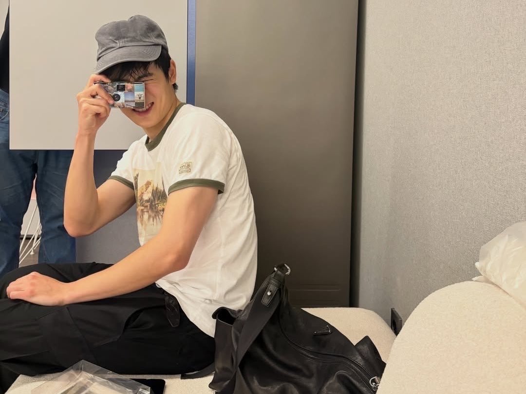 Ttwt2003's tweet photo. โมเม้นแบบบูทูธ https://t.co/eRX6Ry1Ndy