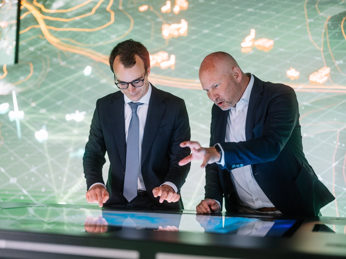 hensoldt's tweet photo. @hensoldt and SE3 Labs sign MoU at #ILA2026: agentic AI meets world-class sensor technology. SE3 Labs' spatial AI capabilities will be integrated into our #MDOcore platform – enabling operators to command networked systems via voice. More: https://t.co/3ITDqDfz7h #MultiDomain https://t.co/v7Dh7NXVr9