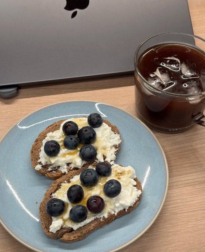etrefmaw's tweet photo. I buy some pre-made food from the supermarket every day to fool myself https://t.co/ZqqnoBTrTm