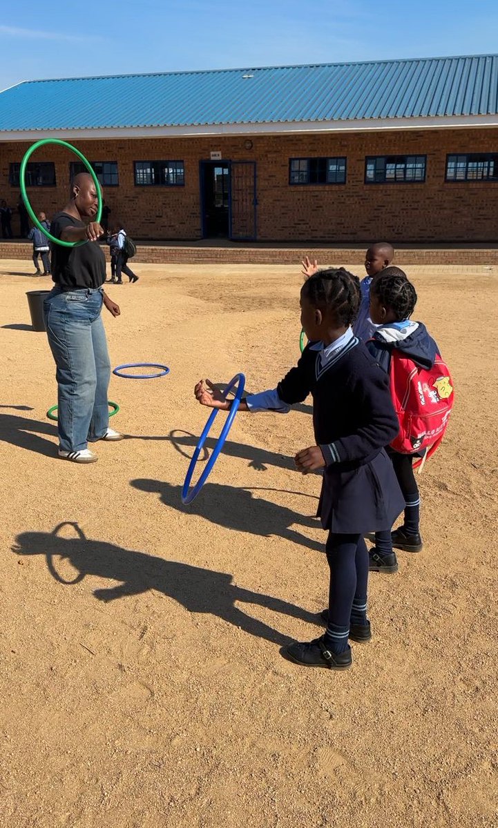 Mavutana_Org's tweet photo. Grade 1 learners at #Mapaleni Primary School, Mkhuhlu took part in our Active Bodies, Healthy Minds Programme (#ABHM), building confidence, coordination, teamwork, and healthy habits through fun physical activities. 💪🏃‍♀️

#Mkhuhlu #Bushbuckridge #SportsForDevelopment #community https://t.co/z8RFW7tR62