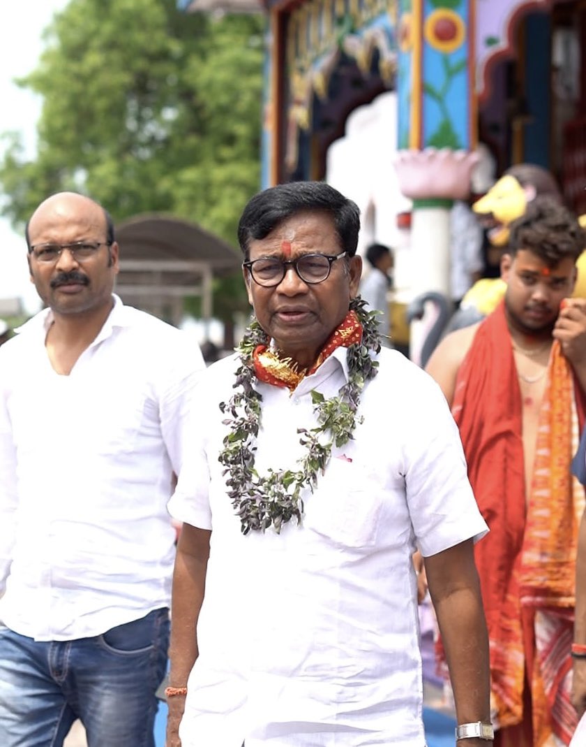 BhaktaCharanDas's tweet photo. Offered prayers at the sacred Maa Samaleswari Temple in Sambalpur and sought her divine blessings. Prayed for the peace, prosperity and well being of the people of Odisha. https://t.co/Yr4dttMCDK