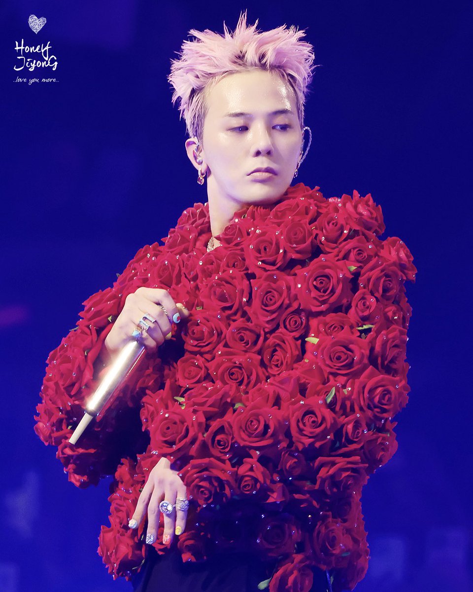 honeyjiyong's tweet photo. 250606  [Übermensch] IN MACAU

장미소년🌹

#권지용 #KWONJIYONG 
#GDRAGON  #지드래곤 
#허니지용 https://t.co/WL5R53JCyU