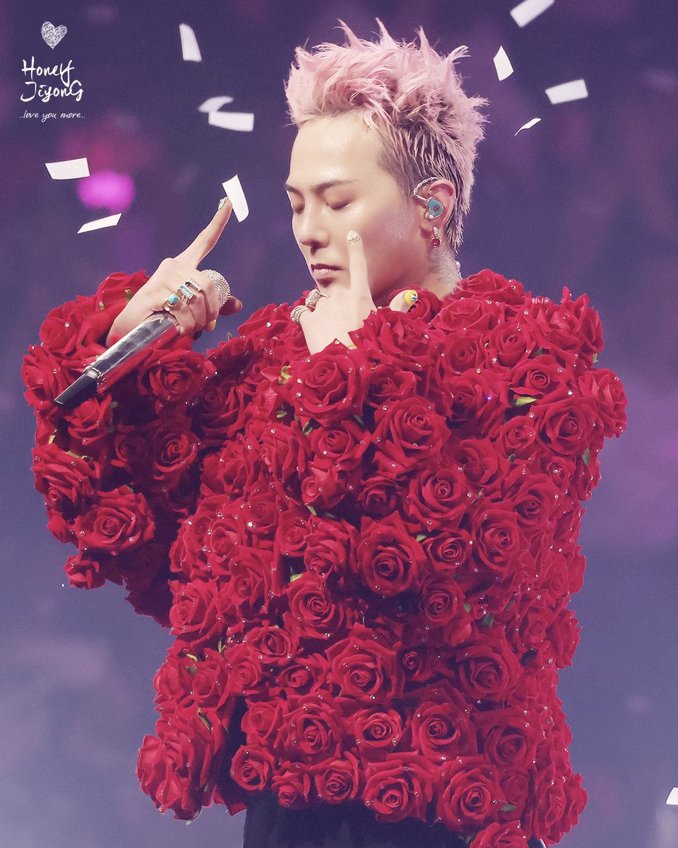 honeyjiyong's tweet photo. 250606  [Übermensch] IN MACAU

장미소년🌹

#권지용 #KWONJIYONG 
#GDRAGON  #지드래곤 
#허니지용 https://t.co/WL5R53JCyU
