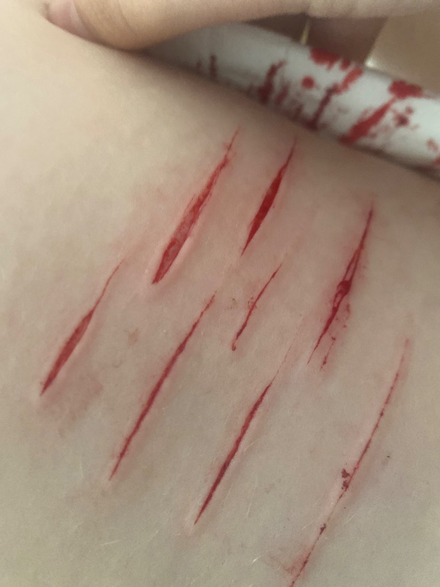 user12345ckv1's tweet photo. small sesh ≽^• ˕ • ྀི≼  finally learnt how to multiswipe properly ᶻ 𝗓 𐰁 ❀ 
SFX makeup 🥹
All fake!!!!
#styros #shtwtt #sh #cutting #cutters #sfxmakeup #shedtwt https://t.co/kzpAgje68A