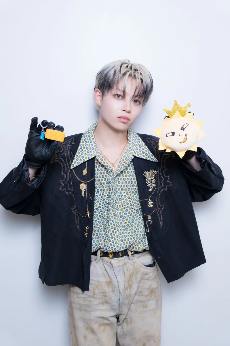 _rklog03's tweet photo. えーんかっこいい可愛い絶対買う⭐️☀️👑 https://t.co/tyM1mS3yLq
