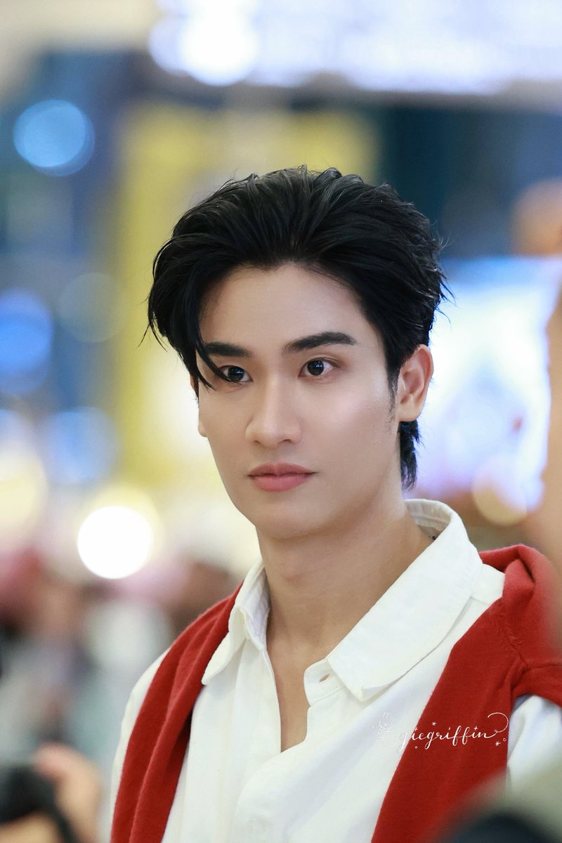 giegriffin's tweet photo. หล่อกระจ่างใสด้วย SK-II GenOptics CC Primer Green

TAY SKII SIAM PARAGON
#SKIISiamParagonXTay
#SKIIxTayTawan 
#Tawan_V https://t.co/uChf1bHAjE