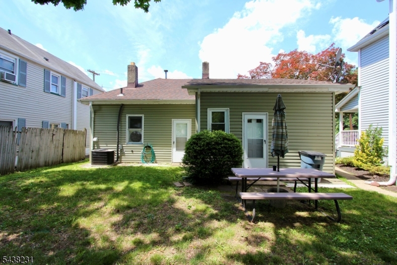 LacerdaTeam's tweet photo. 175 Front St, South Plainfield Boro, NJ, 07080
0 bed | 874 Sq. Ft.
Active | 375000
https://t.co/M5sgp824Xd
Great opportunity-Building for sale-value added with ongoing business included. Beauty salon in business and same location for 20+ years. CommercialHDD zoning which... https://t.co/VCGKXJRJPy