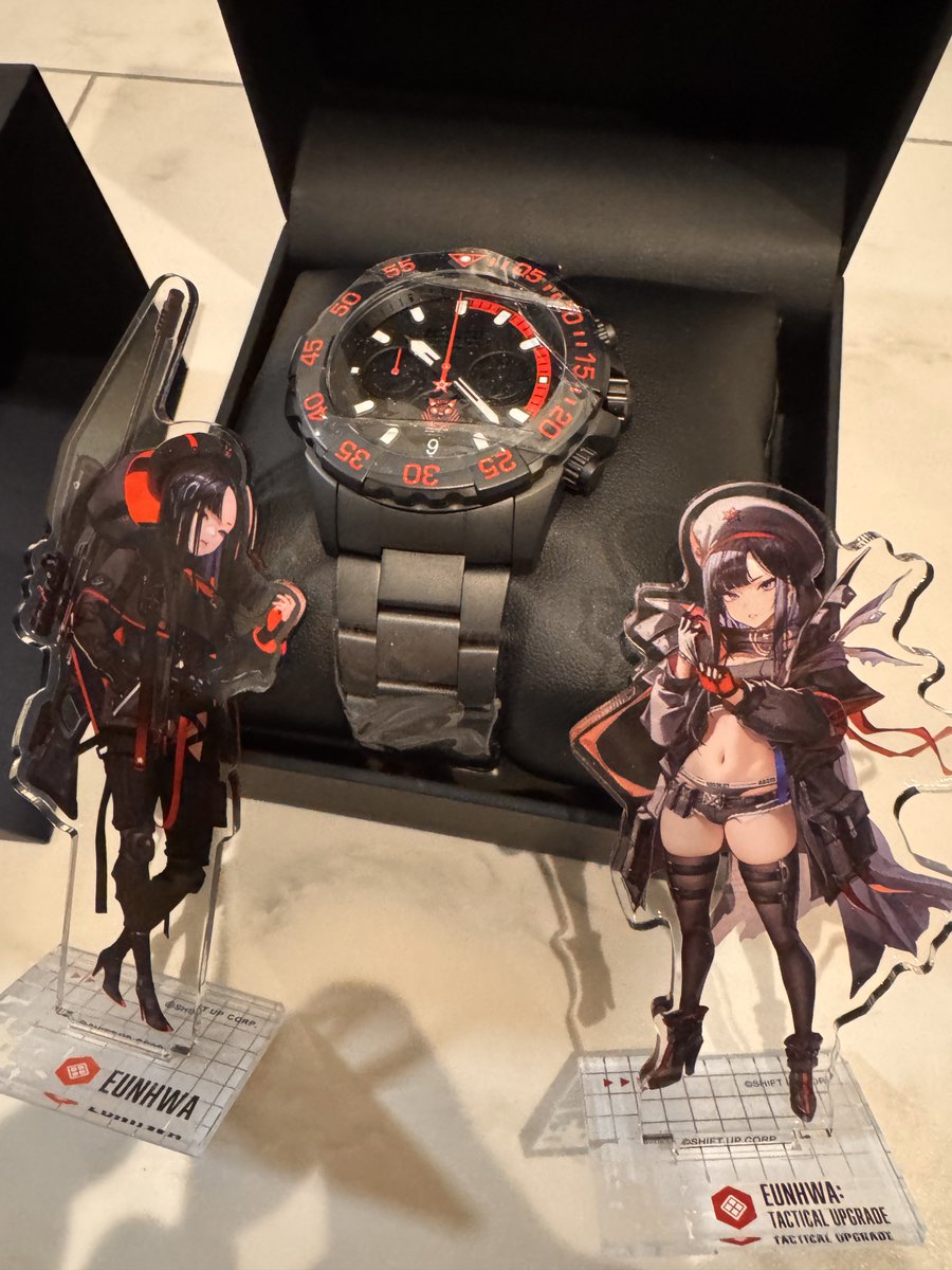 YoRHa_EXOS's tweet photo. 永遠に見ていられる
身に着けるの烏滸がましいし
保護フィルムはがしたくねぇ https://t.co/gMoy5mOGmo